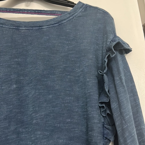 Anthropologie Pilcro long sleeved tee with ruffles and vee back - Picture 4 of 7